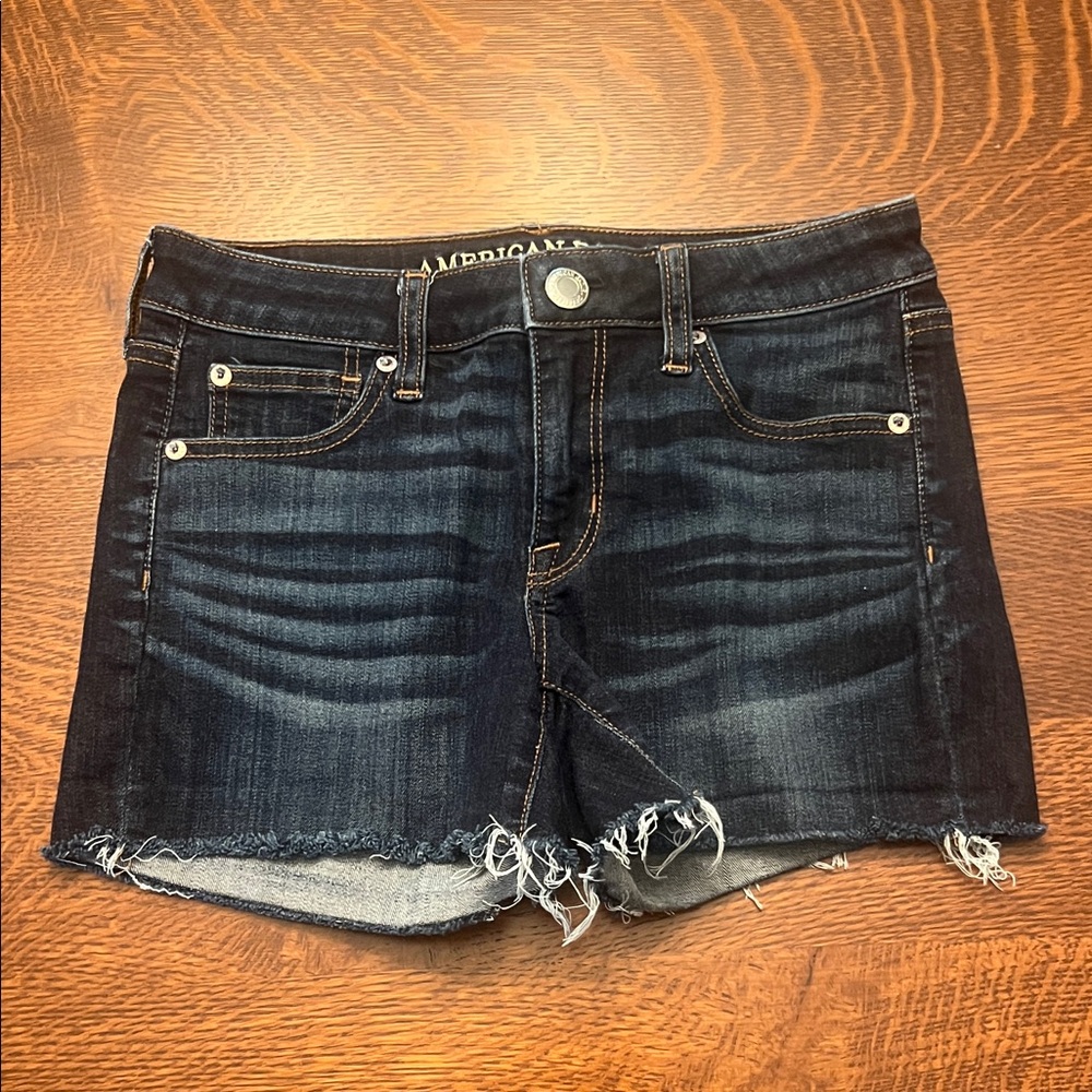 American Eagle Outfitters Women's Distressed Dark Blue Jean Shorts Size 4